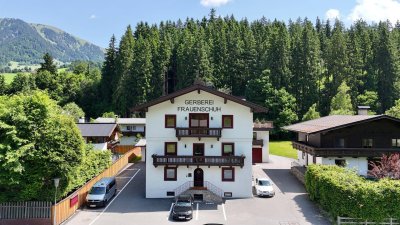 Exklusive Dachgeschosswohnung mit Bergblick – Erstbezug in sonniger Lage