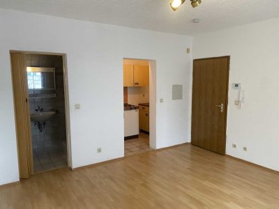 EINZIMMER-EG-APARTMENT IN DIREKTER UNINÄHE!