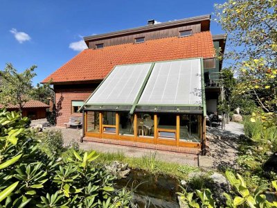 Großes Architektenhaus mit traumhafter Gartenanlage
in ruhiger Lage
***360 Grad Rundgang***