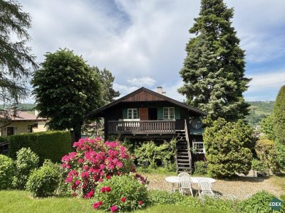 Tirolerhaus auf großem Grundstück und herrlichem Weitblick über die Weinberge