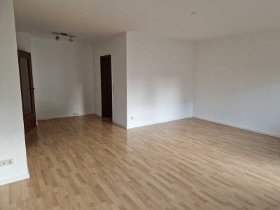 Helle 2-Zimmer Wohnung mit Balkon und Außenstellplatz in Wiesloch