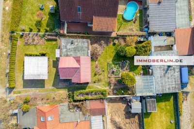 IMMOBERLIN.DE - Ideal ausgerichtetes Grundstück mit Einfamilienhaus & Bungalow