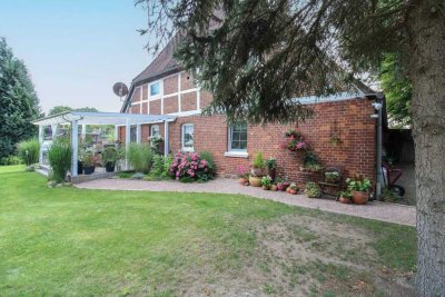 Einmalige Gelegenheit: charmantes Fachwerkhaus mit modernem Komfort und zusätzlicher Gewerbeeinheit