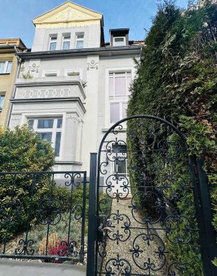Verliebt in den Altbau -Jugendstilhaus mit Charakter und Potenzial!