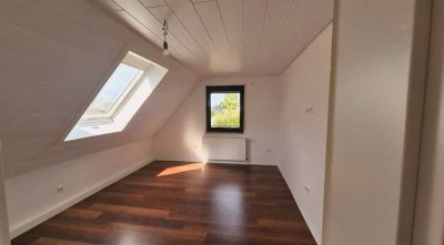 Schöne 3-Zimmer-Dachgeschosswohnung mit Balkon und Einbauküche in Schwäbisch Gmünd