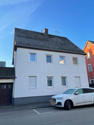 Attraktives Mehrfamilienhaus in zentraler Lage  – Ideal für Kapitalanleger und Familien!