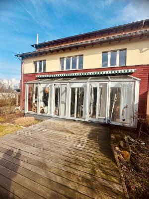 Geräumiges 9-Zimmer Reihenhaus in Weiden-Krumme Äcker mit Garten