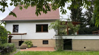 Top-gepflegtes, ruhig gelegenes Einfamilienhaus mit wunderschönem großen Garten in Leubnitz-Neuostra