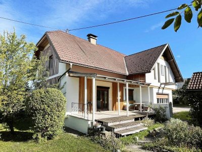 Einfamilienhaus mit tollem Garten und Nebengebäuden