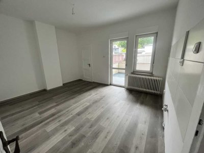 Renovierte 3,5-Zimmer EG-Wohnung mit Terrasse in Bergerhausen