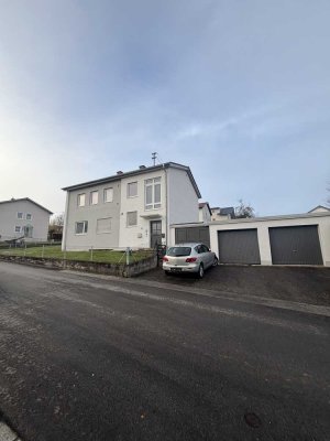 Helle Wohnung mit Balkon und Garage in Neumarkt-Sankt Veit