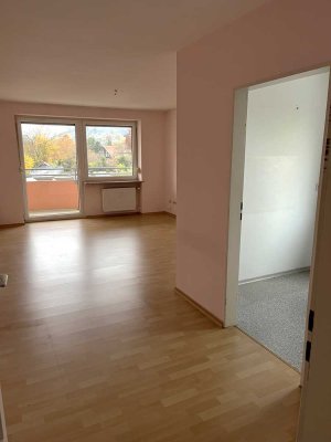 Helle 2-Zimmer Wohnung mit großem Westbalkon in Altdorf bei Landshut