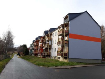 Vollsanierte 2 Raumwohnung mit Terrasse in Saalfeld / OT Dittrichshütte  - für nur 308,-€ (KM)