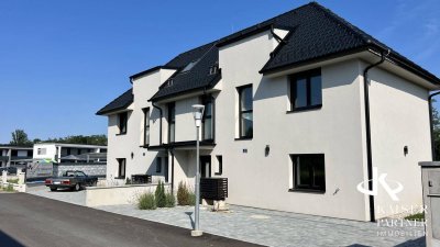 Sommer, Sonne, Pool, belagsfertiges Haus - hochwertiger Wohnkomfort, große Terrasse und Garten!
