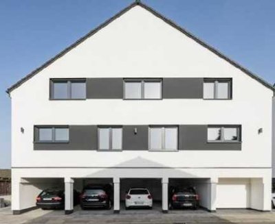Möblierte exklusive Dachgeschosswohnung mit 4,5 m Deckenhöhe