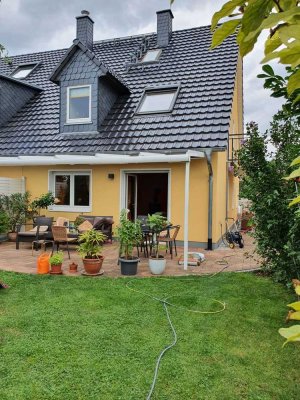 4-Raum-Doppelhaushälfte mit gehobener Innenausstattung und EBK in Brieselang