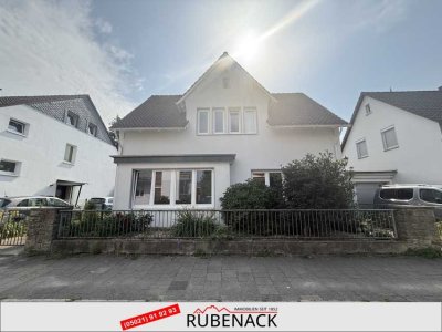 Charmantes Einfamilienhaus mit Garten in zentraler Stadtwohnlage!