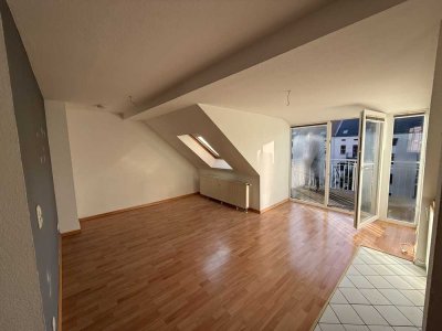 Helle 2-Zimmer Dachgeschoss | Gohlis-Süd | großer SÜD Balkon-Terrasse | ruhig Hinterhaus