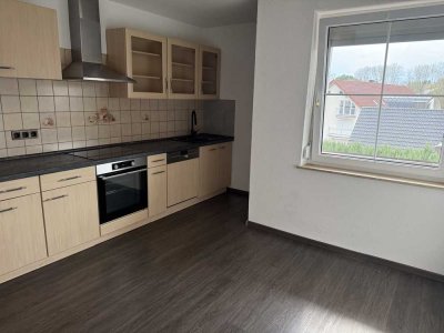 Modernisierte Wohnung mit dreieinhalb Zimmern sowie Balkon und EBK in Burladingen