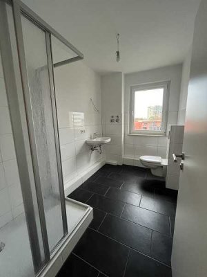 renovierte 3 Zimmer Wohnung mit EBK, 2 Balkonen und Fahrstuhl