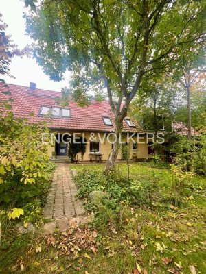 Einfamilienhaus im Schwedenstil inkl. Werkstatt mit großzügig angelegten idyllischem Garten