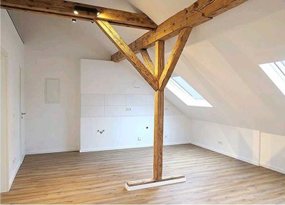 Hagen City-Lage!  Sehr attraktiv modernisierte 3 ½-ZimmerDachgeschosswohnung in kleiner Wohneinheit