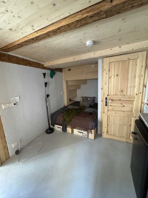 Vollmöbliertes Ein-Zimmer-Appartment, saniertes Altstadthaus