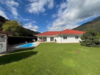 Modernes 6-Zimmer Haus mit Pool und Sauna in Treffen