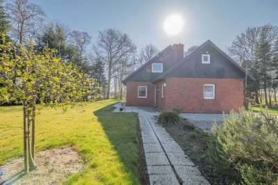 Ihr neues Zuhause mit Weidefläche: Platz für Gärtnern, Tierhaltung und vieles mehr!