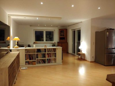 Großzügige Wohnung mit eigenem Garten direkt am Eichwald - von privat