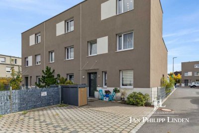 Charmantes Reiheneckhaus in Eckental – Neuwertig mit Garten, Garage & Einbauküche