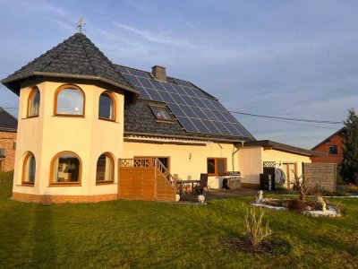 Freistehendes gepflegtes Haus vielseitig nutzbar in Asbach mit PV Anlage