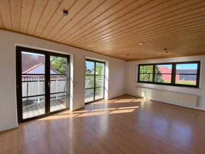 Freundliche und vollst. renovierte 3,5-Raum-Wohnung mit geh. Innenausstattung mit Balkon