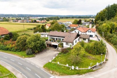 Charmantes Einfamilienhaus mit Potential / Baugrundstück / Garten / Gartenhaus / Garage.