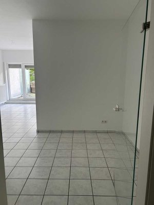 Sehr ruhige 2-Zimmer-Erdgeschosswohnung mit sonniger Terrasse in Darmstadt-Mitte