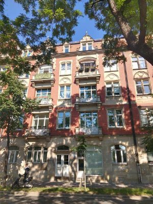 DG-Maisonette mit Wohnküche & 2 Bädern: sofort frei!