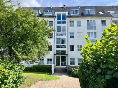 hier renovieren wir für Sie - tolle 3 Raum Wohnung mit 2 Balkonen