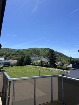 Neu errichtete helle 2 Zimmer Dachgeschoßwohnung mit Balkon und Garagenplatz - ERSTBEZUG
