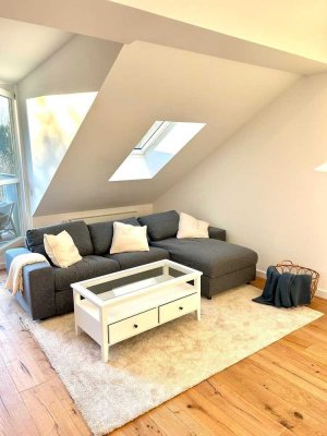 Wohnen auf Zeit: Neubauwohnung im charmantem Bestandshaus