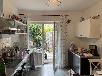 Renovierte 1-Zimmer-Wohnung zzgl. großer Wohnküche, Terrasse und Garten in Essen-Frohnhausen