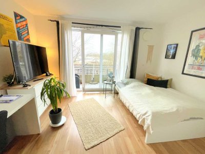 Uninah - Modernes KUBOX-Apartment mit großem Balkon und Einbauküche