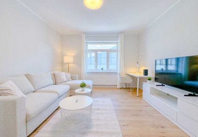 Neu sanierte, attraktive 2-RW  *modern möbliert * neue EBK * Bad m. Du * grüne & zentrale Lage * TOP