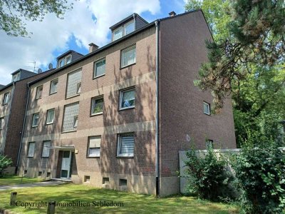 8-Familienhaus mit 13 Garagen u. schönem Gartengrundstück  in ruhiger Lage von Sterkrade !