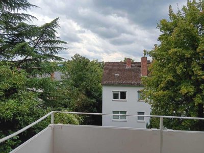 Charmante 3-Zimmer-Wohnung mit Potential und Aussicht in einer der begehrtesten Lagen von Wiesbaden