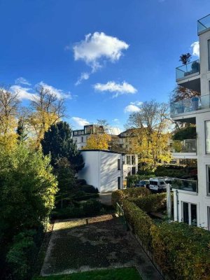 Exklusiv möblierte 2-Zimmer-Wohnung mit Loggia in Bestlage an der Außenalster (Schwanenwik)
