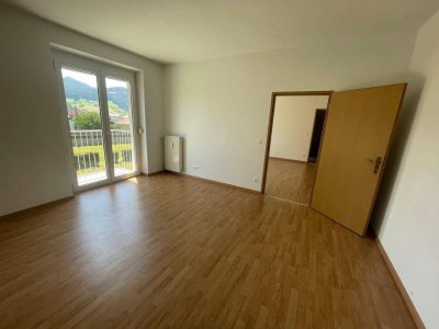 2 Zimmer | kleiner Balkon