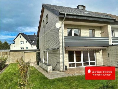 In fast allen Gewerken weiterentwickelte Doppelhaushälfte in  Hillegossen