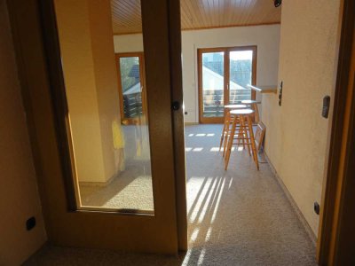 Helle großzügige 3-Zimmer DG Wohnung