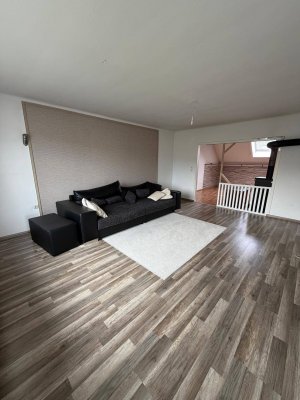 Dachgeschosswohnung mit Balkon und Einbauküche 4 Zimmer in Hainburg