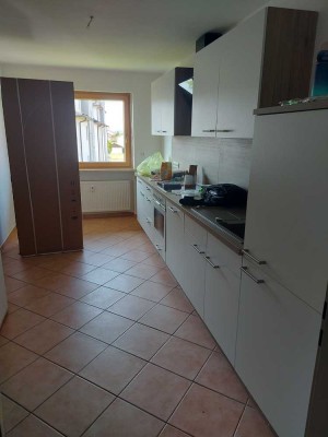 3 Zimmer mit Küche, Balkon und Garage